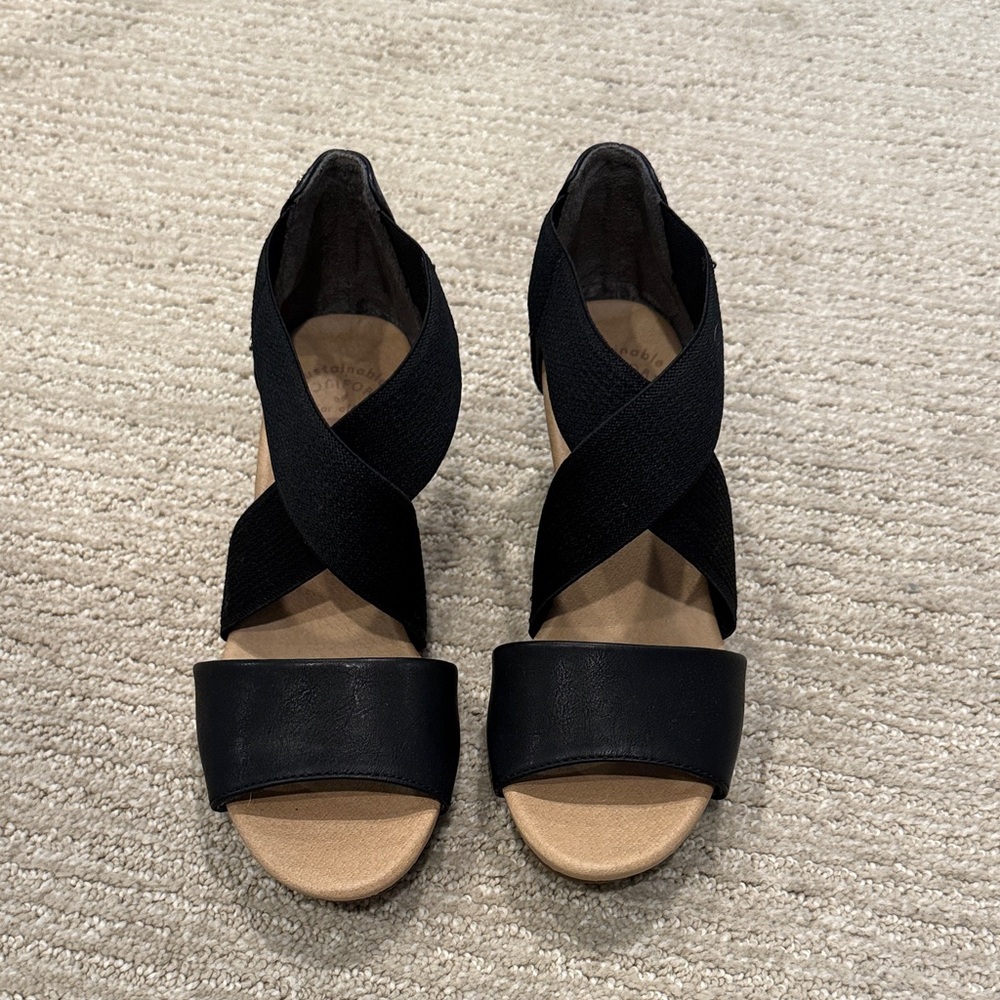 Dr. Scholl's Black and Tan Women's Sandals